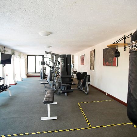 Hosteria Las Quintas Hotel Restaurante Bar Куернавака Екстериор снимка The gym at the hotel