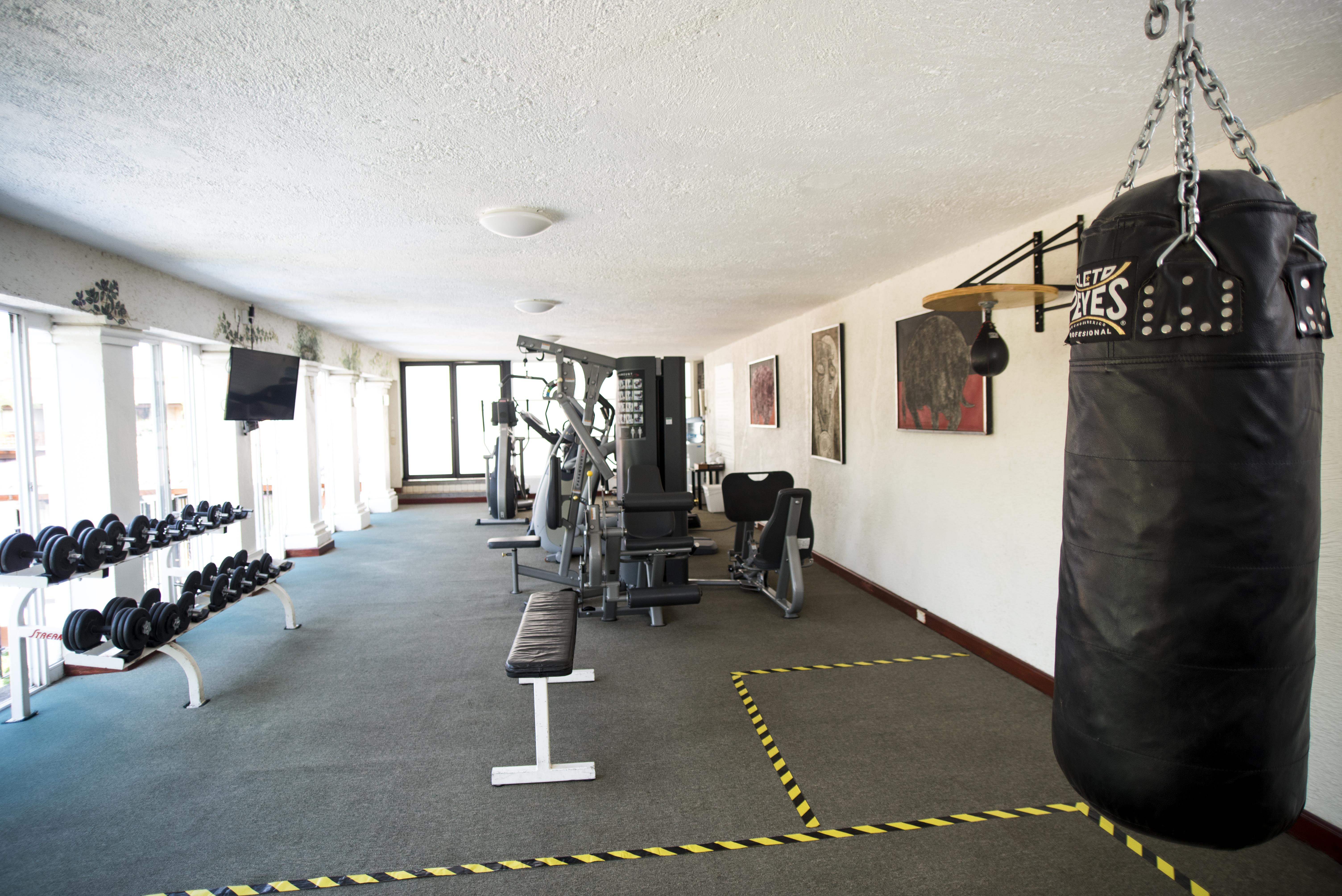 Hosteria Las Quintas Hotel Restaurante Bar Куернавака Екстериор снимка The gym at the hotel