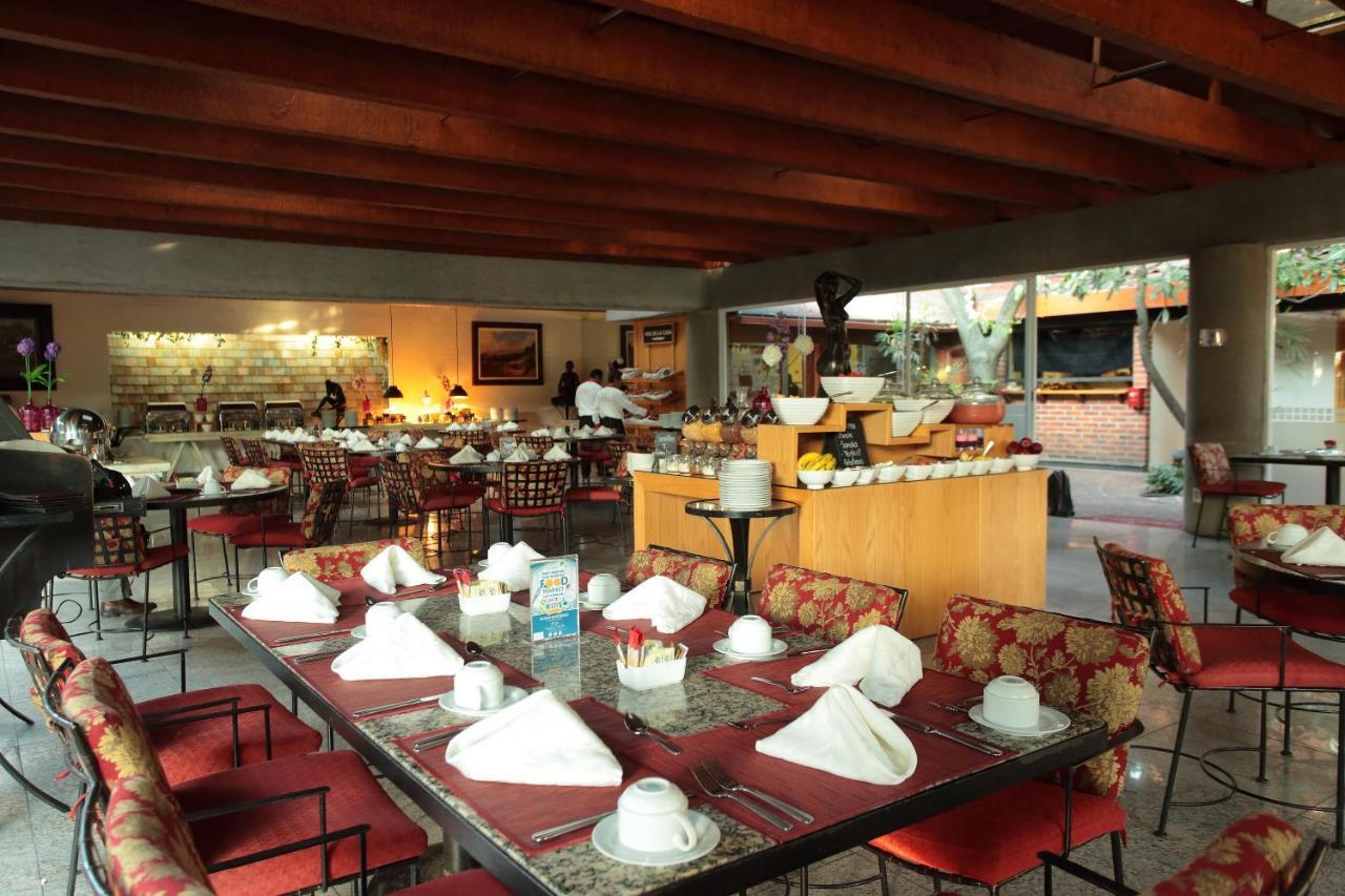 Hosteria Las Quintas Hotel Restaurante Bar Куернавака Екстериор снимка The restaurant at the hotel