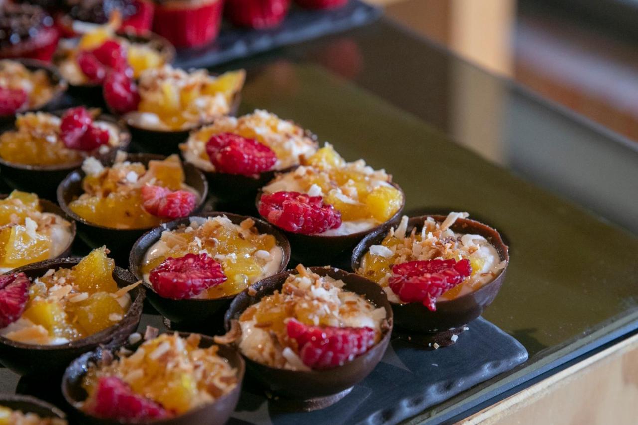 Hosteria Las Quintas Hotel Restaurante Bar Куернавака Екстериор снимка Chocolate cups with fruit
