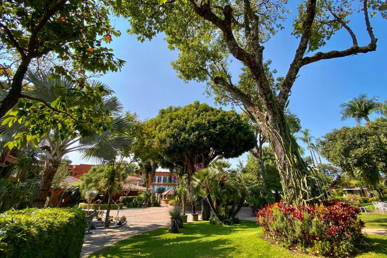 Hosteria Las Quintas Hotel Restaurante Bar Куернавака Екстериор снимка The gardens of the hotel